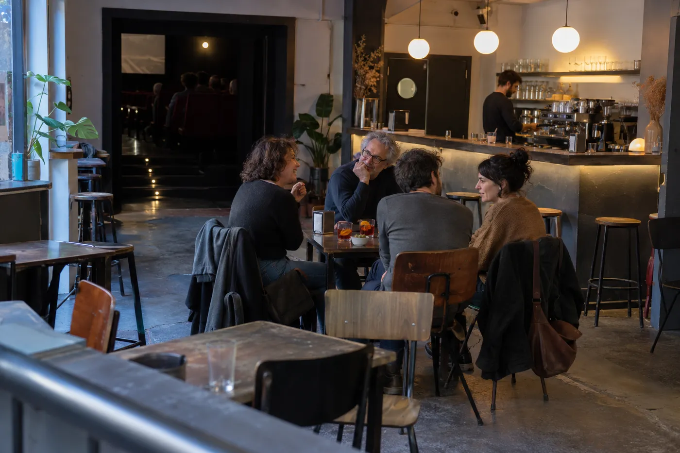 Vuelve el combo peli y vermut de fin de semana a Cines Babel