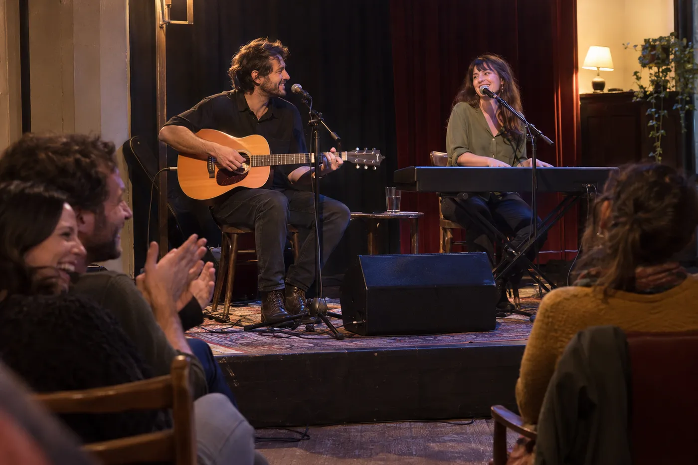 ALEJANDRO Y MARÍA LAURA
