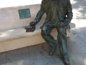 Estàtua de Vicent Andrés Estellés